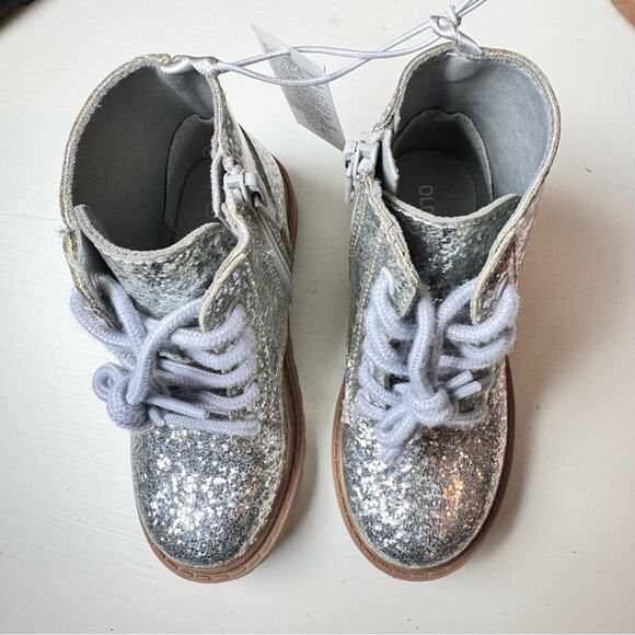 Old Navy Toddler Girl's Combat Boot Silver Glitter Low Heel Ankle Boots Sz 8 NWT - Picture 1 of 9